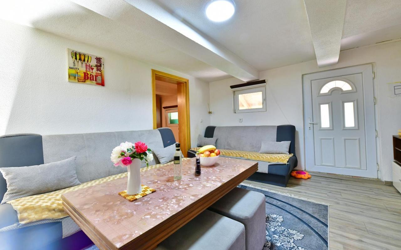 House Luna غاكوفيتسا المظهر الخارجي الصورة